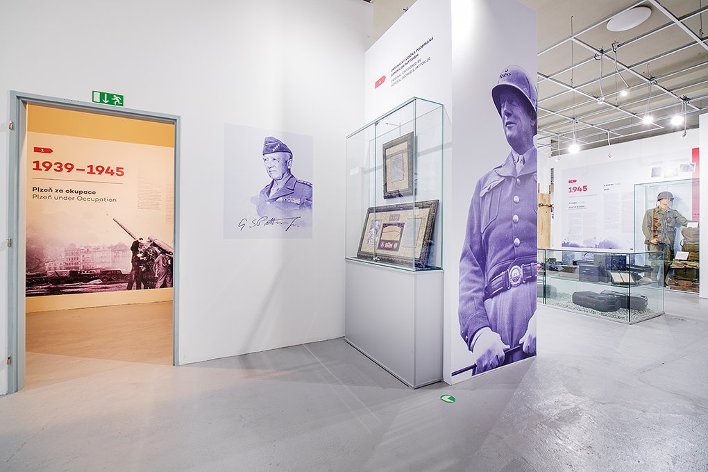 interiér muzea věnovanému generálu Pattonovi